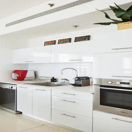 O&O Group- Special Apartment Sea View Luxury Tower Bat Yam Eksteriør billede