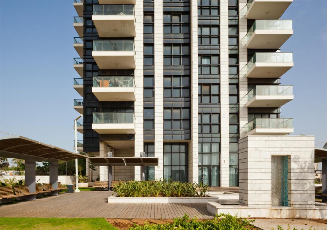 O&O Group- Special Apartment Sea View Luxury Tower Bat Yam Eksteriør billede