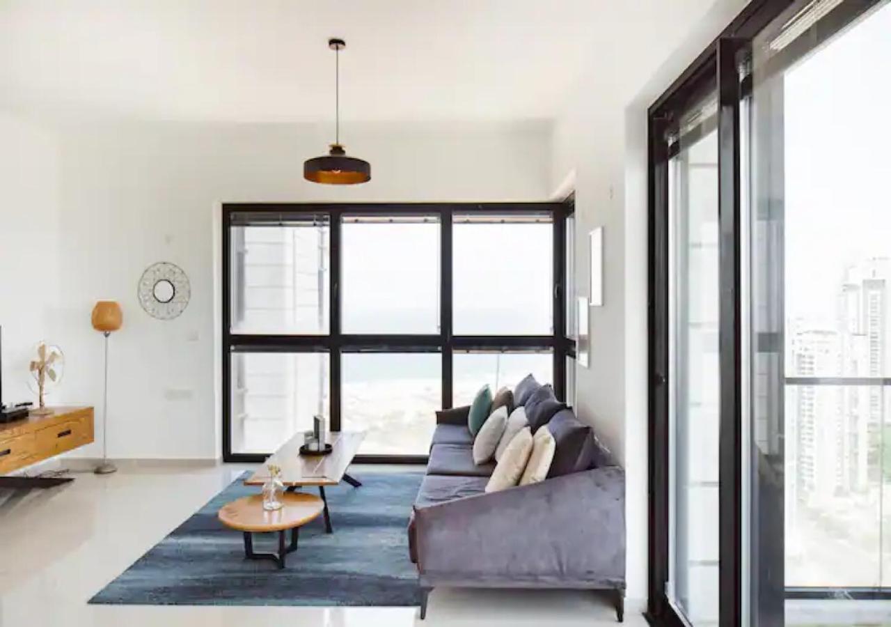 O&O Group- Special Apartment Sea View Luxury Tower Bat Yam Eksteriør billede