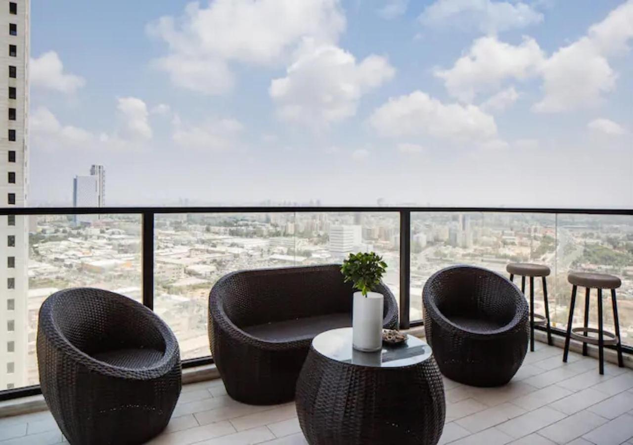 O&O Group- Special Apartment Sea View Luxury Tower Bat Yam Eksteriør billede