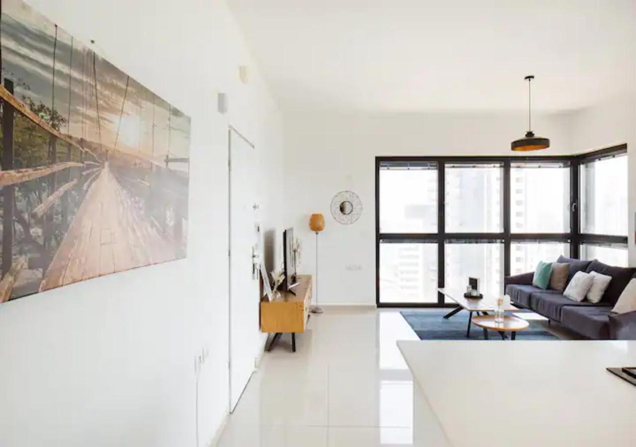 O&O Group- Special Apartment Sea View Luxury Tower Bat Yam Eksteriør billede
