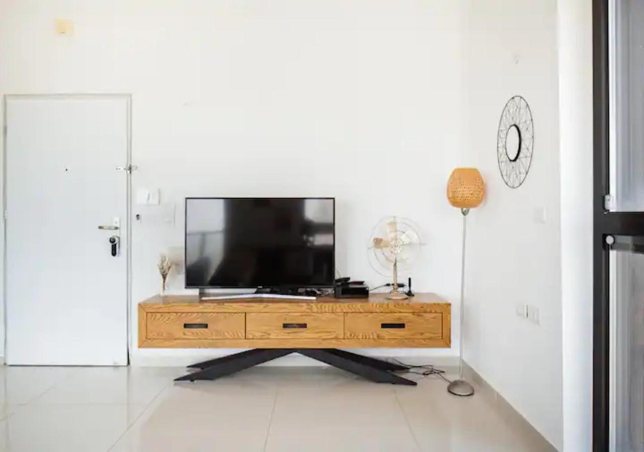 O&O Group- Special Apartment Sea View Luxury Tower Bat Yam Eksteriør billede