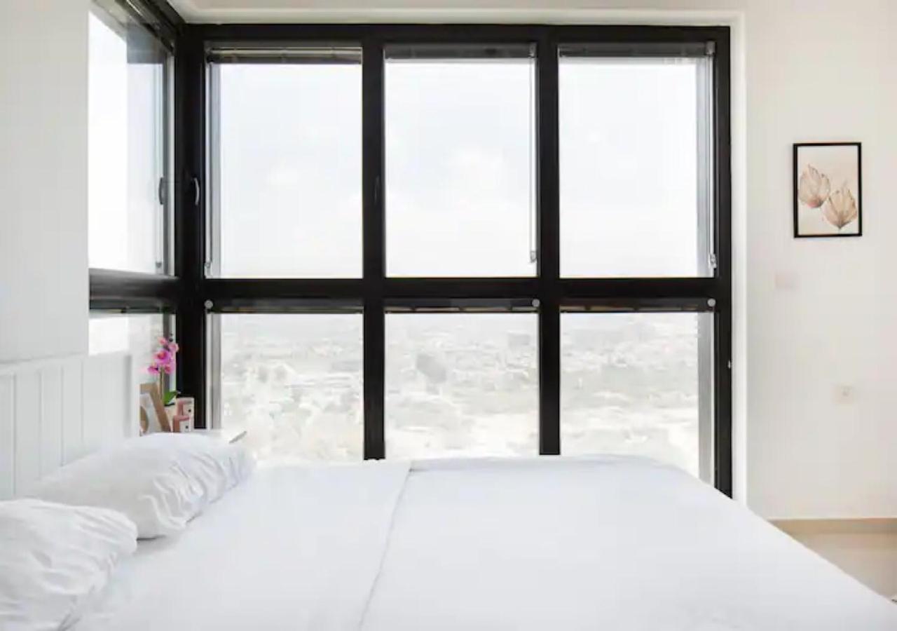 O&O Group- Special Apartment Sea View Luxury Tower Bat Yam Eksteriør billede